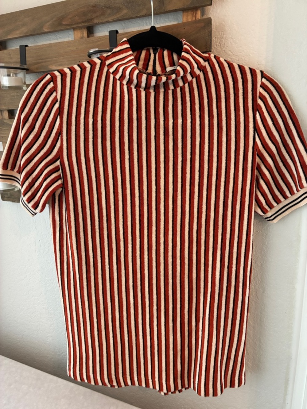 XS Scotch & Soda Maison Scotch Short Sleeve Mock Neck Top - Rust Cream, Black
